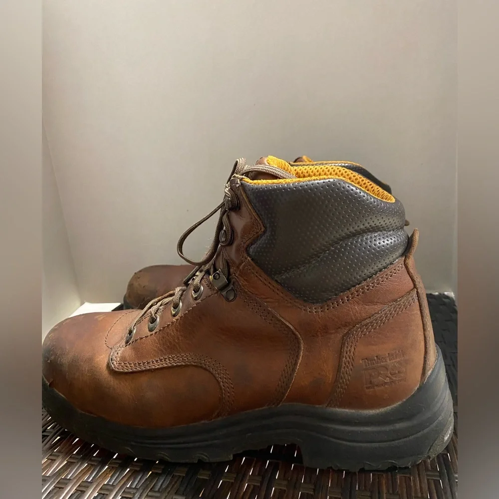 Timberland PRO Men's Brown Leather Lace-Up Work Boots with Black Sole safety toe